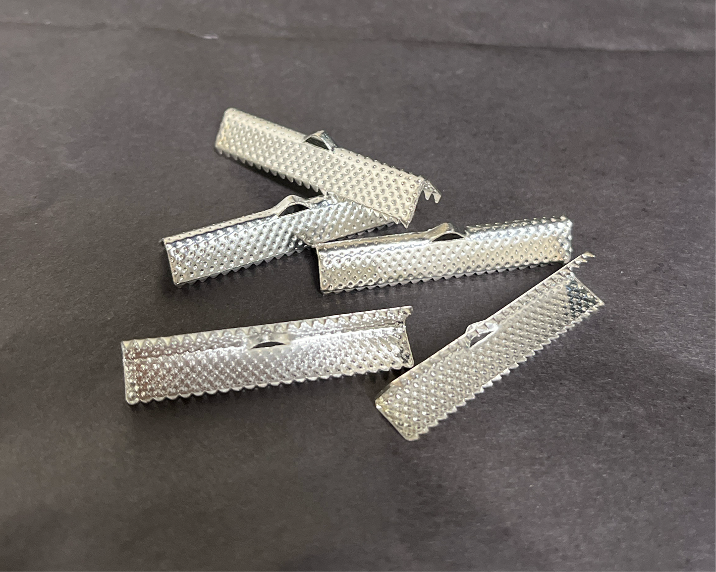 CRD END RIBBON CRIMP SILVER PLATE TEXTURED 35X5MM 5 PCS