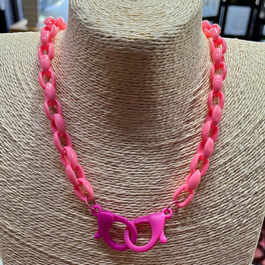 CHAIN MASK ACRYLIC MIX COLORS 24.3" 1 PC