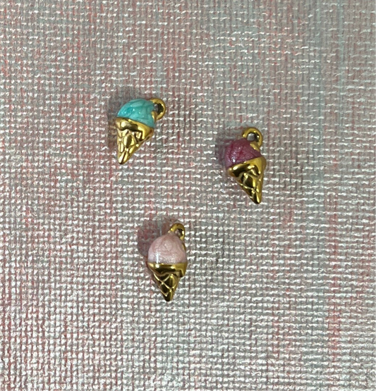 ICE CREAM CONE CHARM. 1 pc