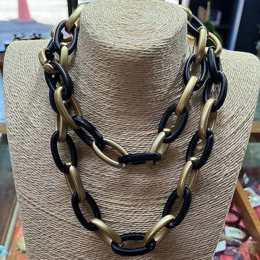 CHAIN ACRYLIC BLACK GOLD OPAQUE CABLE 37" 1 PC