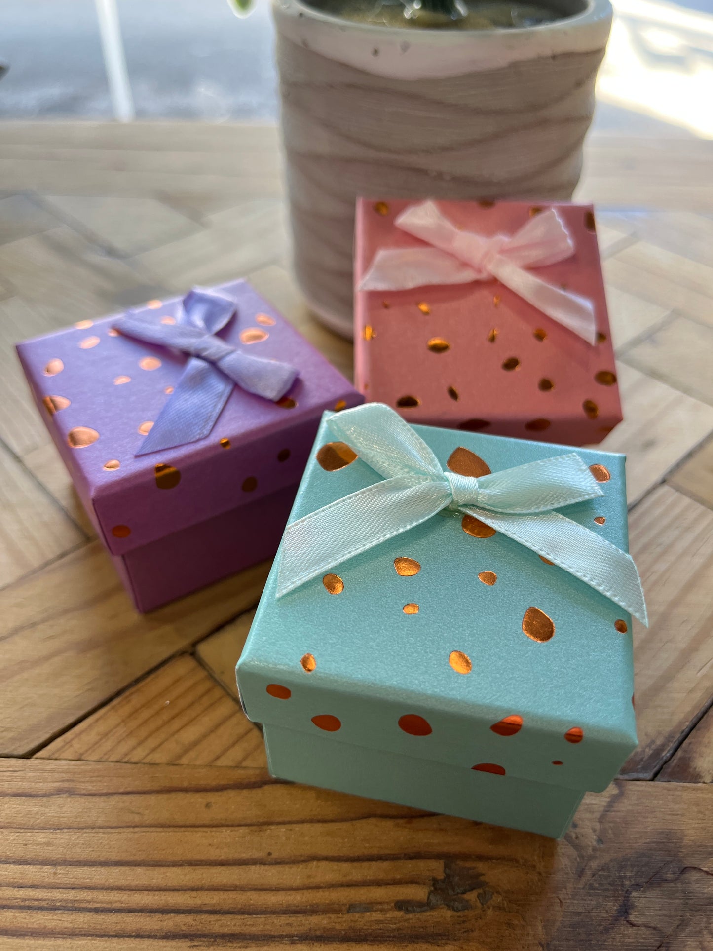 RING BOX WITH BOW SQUARE MIXED COLORS 5X5X5CM 1 PC