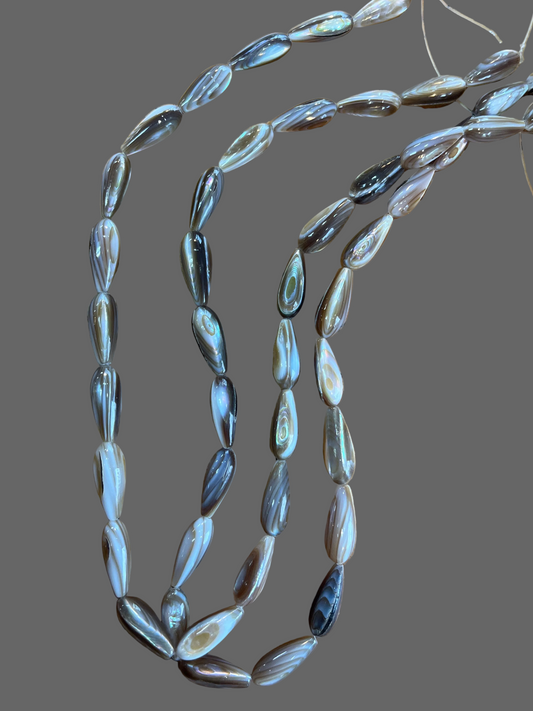 SHELL TEARDROP BEADS 16X6MM 1 STRAND