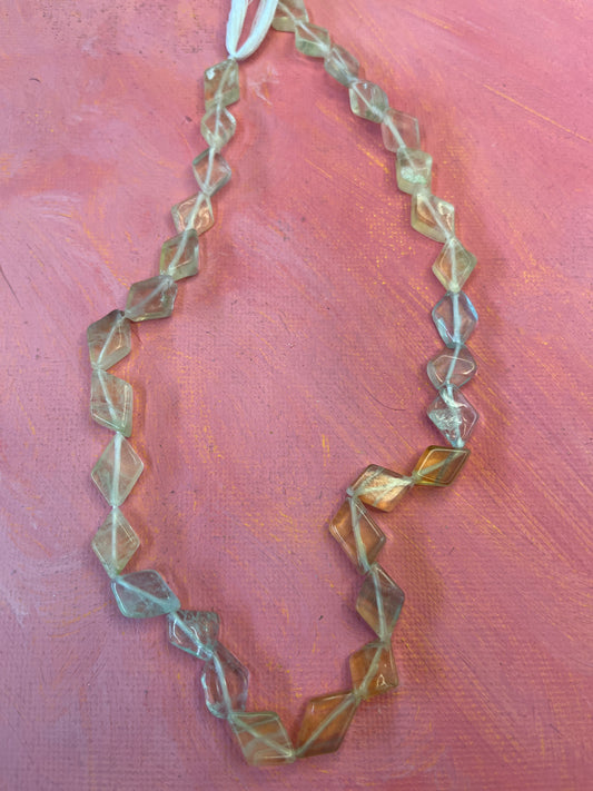 FLUORITE KITE 9-12MM