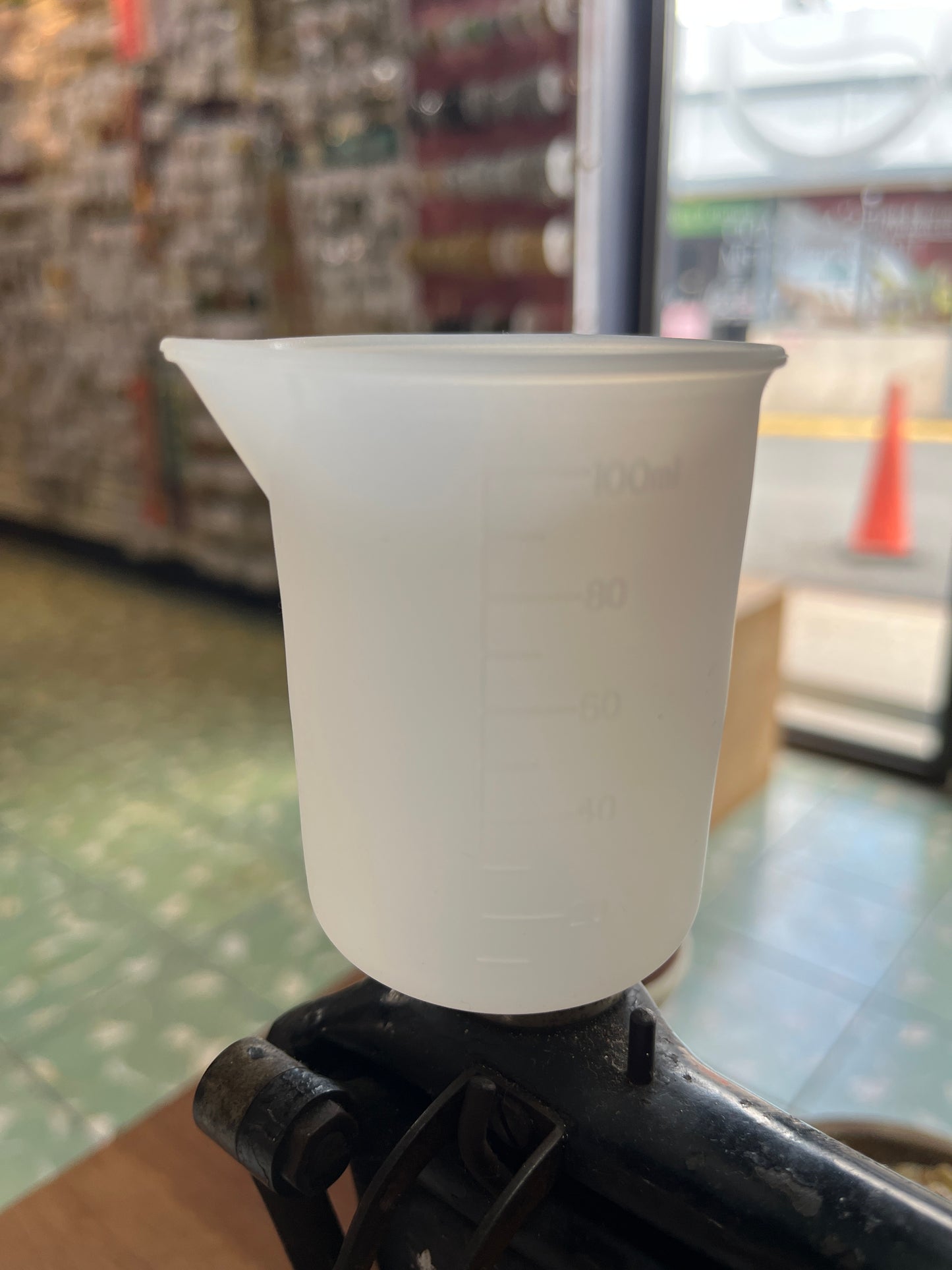 MEASURING CUP 100ML FOR RESIN 1 PC