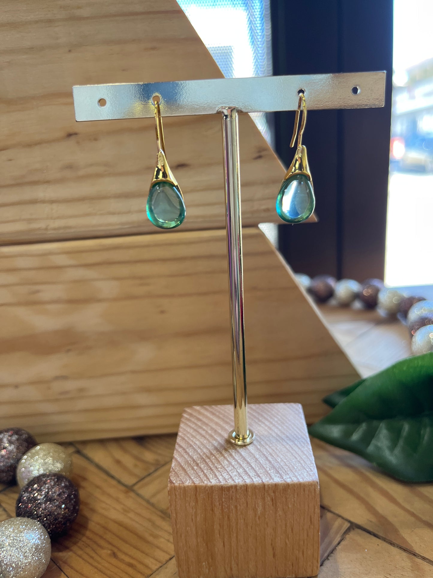 DROP EARRINGS CAT'S EYE BLUE GOLD PLATED 1 PAIR