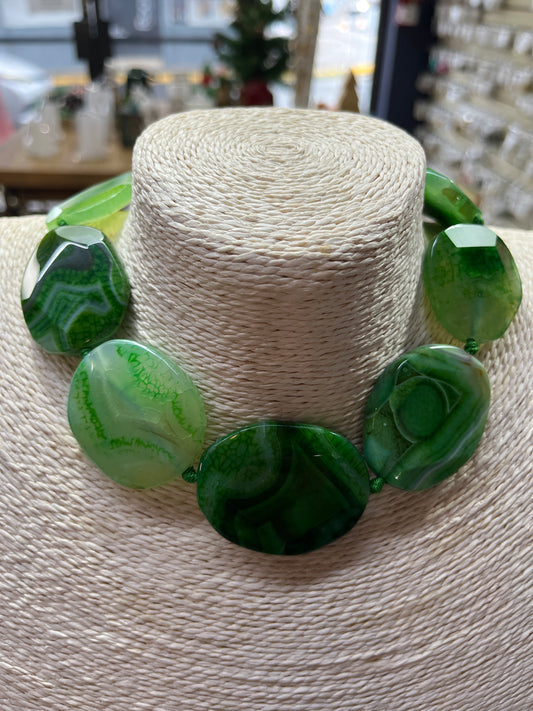 AGATE NUGGETS GREEN 30X26MM 1 STRAND