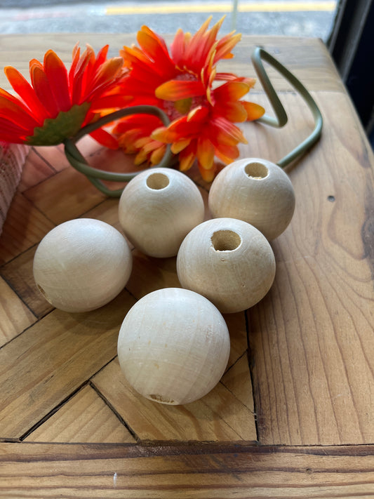 BEAD WOOD WHITE NAT 39MM HOLE 10 PC