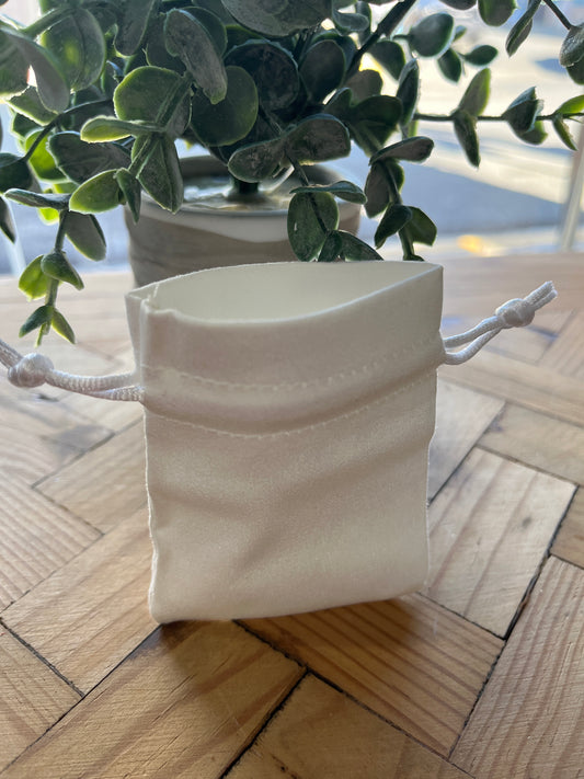 JEWELRY VELVET BAG 9X7CM WHITE 1 PC