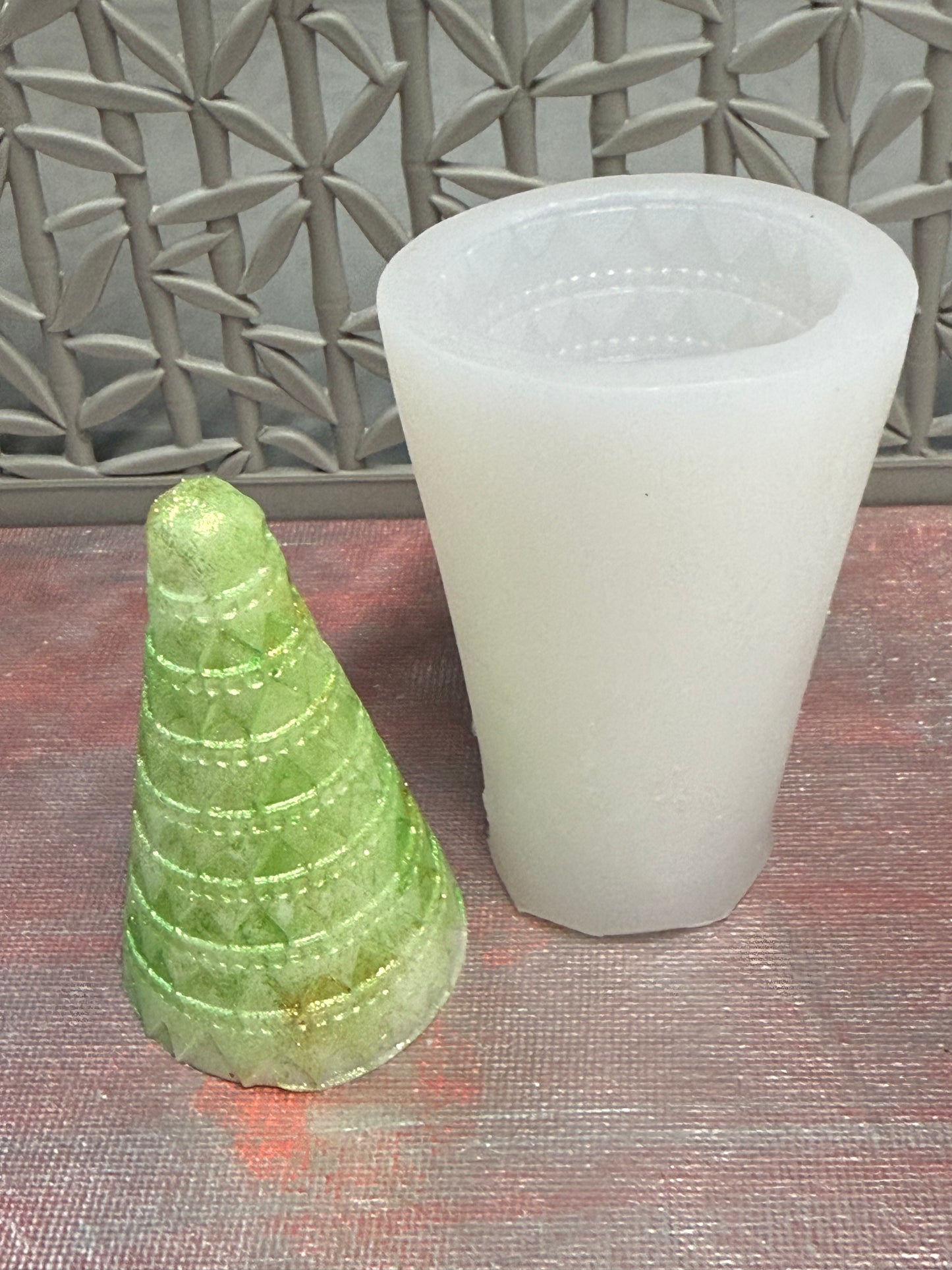CANDLE MOLD CHRISTMAS TREE CONE 78X55 MM 1 PC