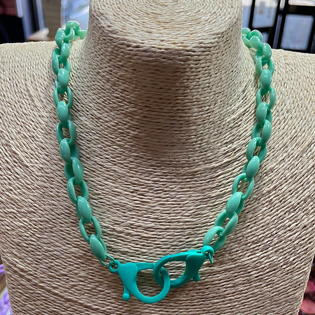 CHAIN MASK ACRYLIC MIX COLORS 24.3" 1 PC