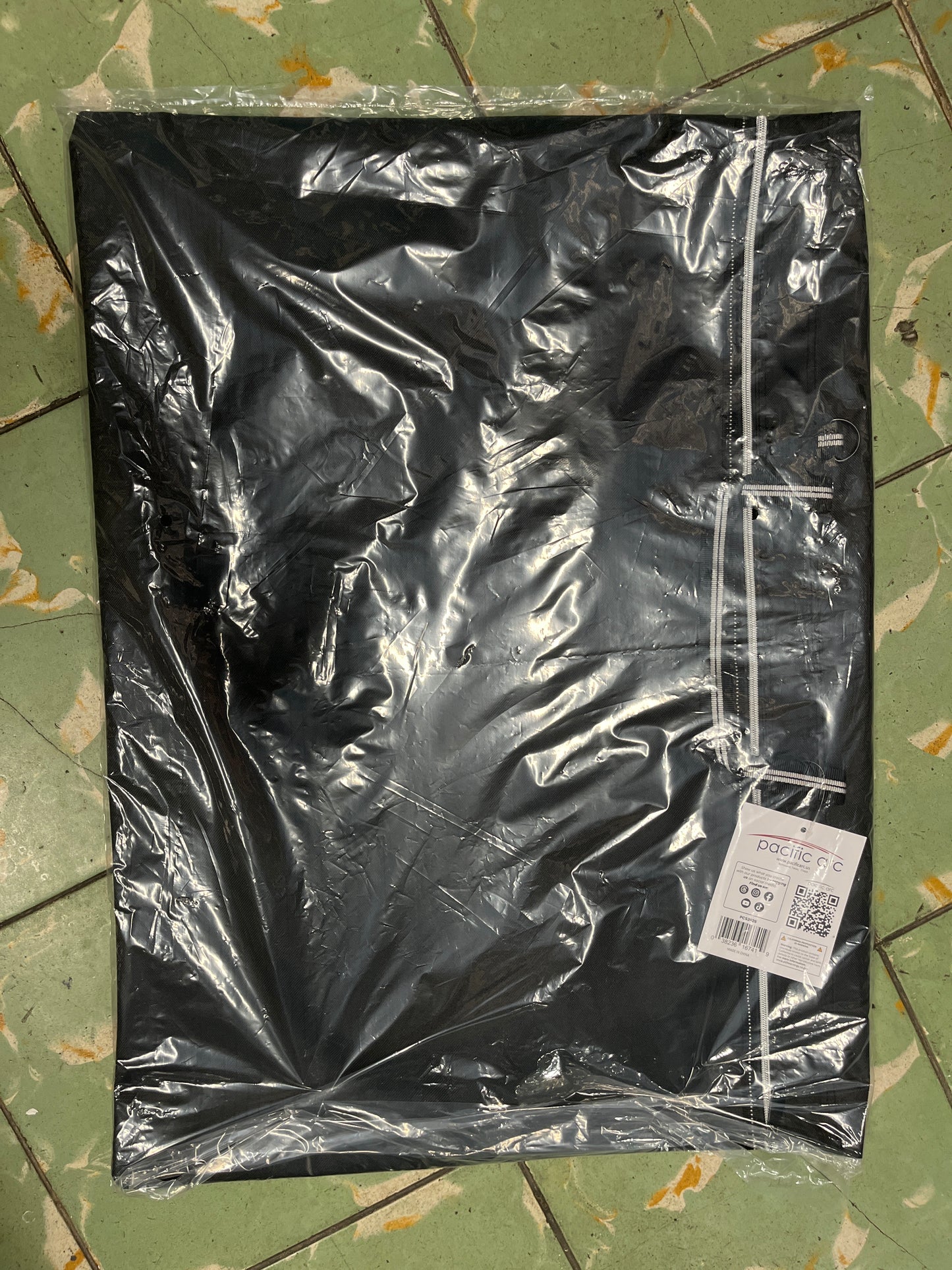 PORTFOLIO ATLAS SOFTSIDE WITH HANDLES. 22 x 28