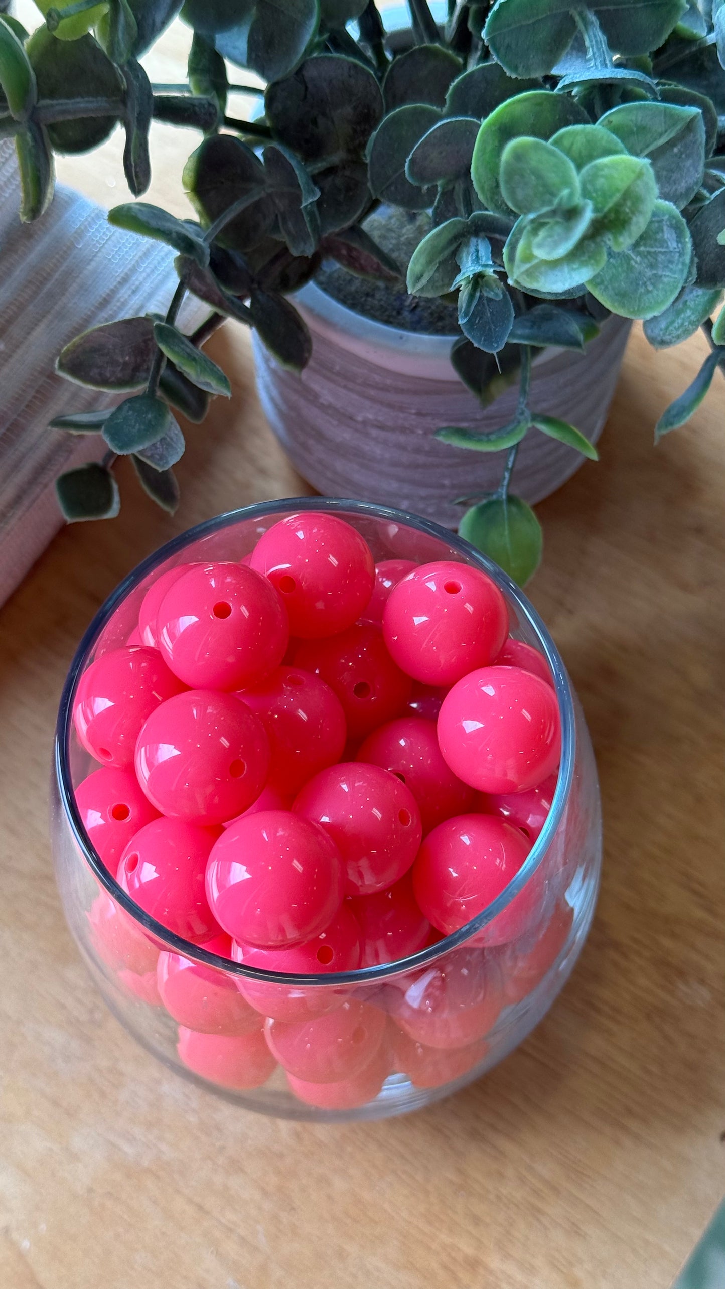 ACRYLIC ROUND BEAD 20 MM HOLE 2-3 MM LIGHT CORAL 10 PC