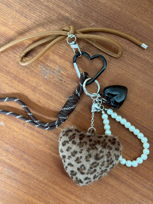 BAG CHARM HEART LEOPARD PRINT AND PEARLS