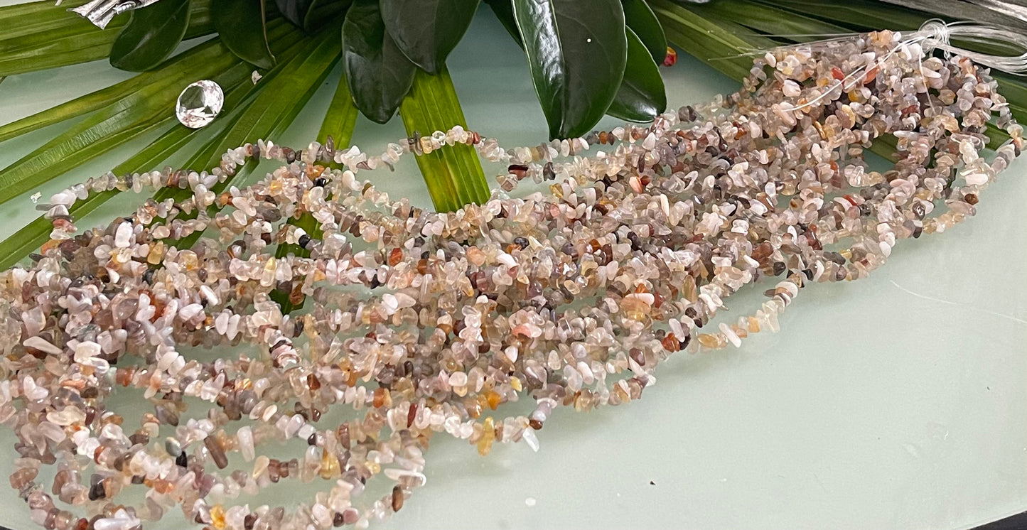 BOTSWANA AGATE CHIP PER 1 STRAND