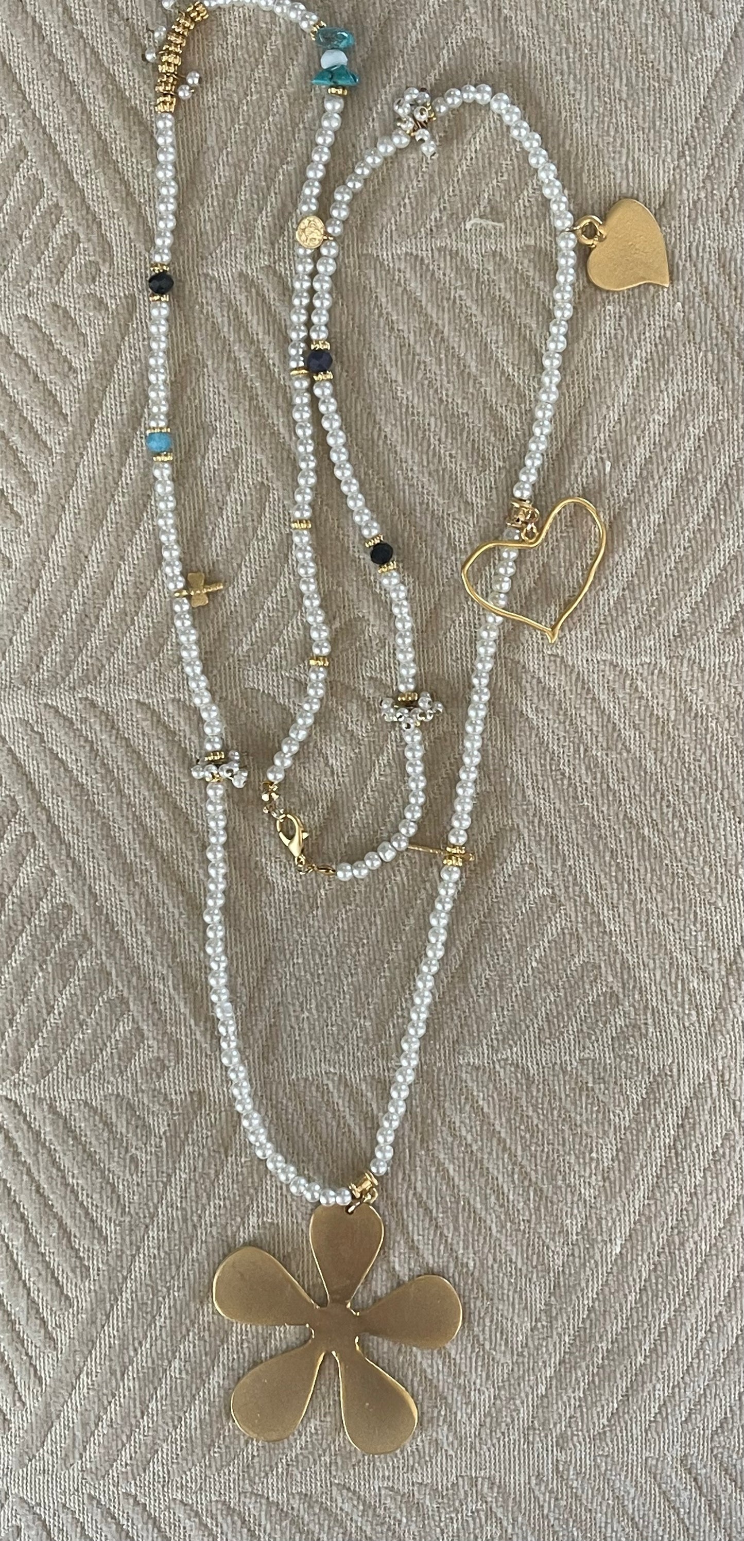 LONG NECKLACE PEARLS GEMSTONES MATTE GOLD BIG FLOWER