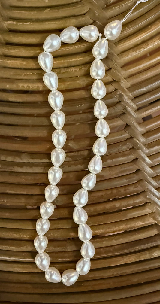SHELL PEARL (MADREPERLA) DROP 14X10MM ABOUT 28 BEADS PER 1 STRAND
