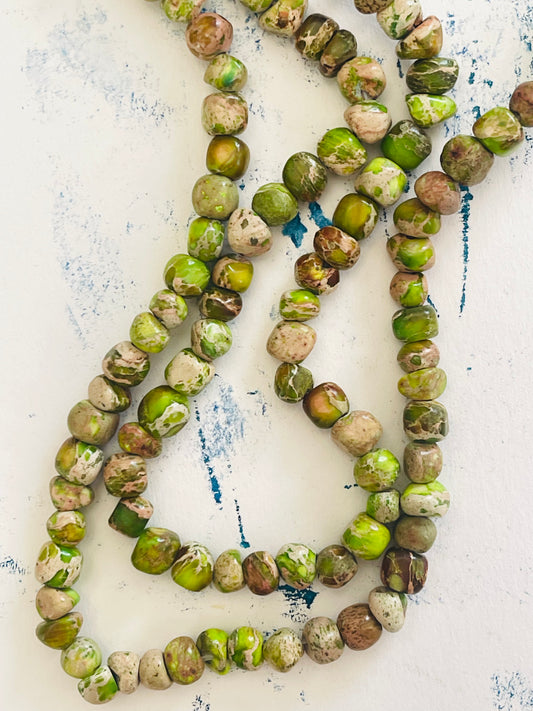 IMPERIAL JASPER NUGGET LIME GREEN 5-8MM 1 STRAND ABOUT 60 PCS