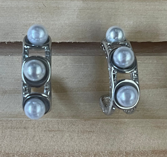 STUD EARRING HALF HOOP WITH PEARLS STAINLESS STEEL 1 PAIR