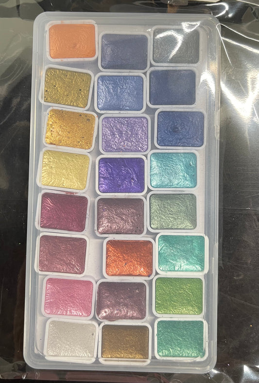 WATERCOLOR PAN SET PEARLESCENT 24 COLORS
