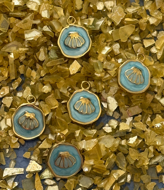 PENDANT ENAMEL SHELL FLAT ROUND GP 18KT SST 1 PC