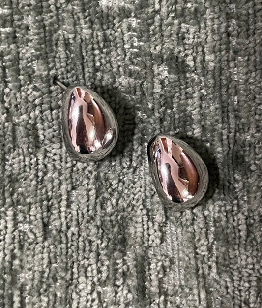 STUD EARRING LARGE TEARDROP PLATINUM 1 PAIR