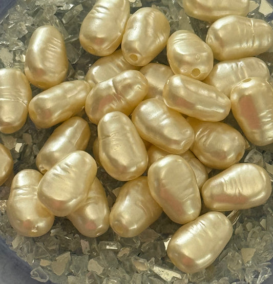 ACRYLIC PEARL OVAL WHITE 10 PC