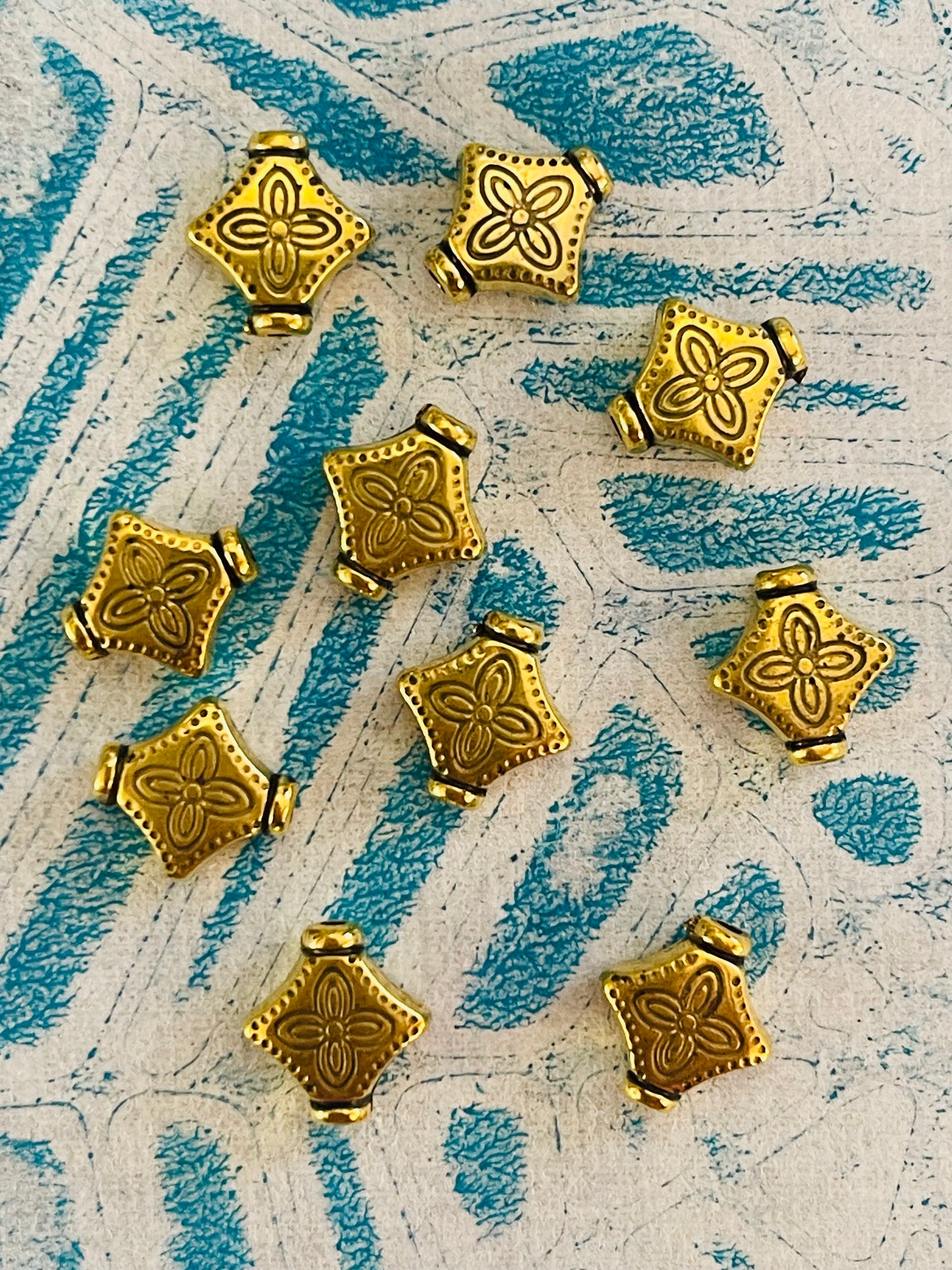 CONNECTOR ACRYLIC RHOMBUS GOLD 10.5X10MM 10 PCS