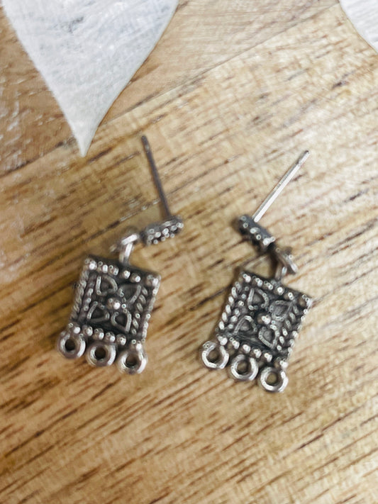 Earring stud pewter with 5 loops 1 pair