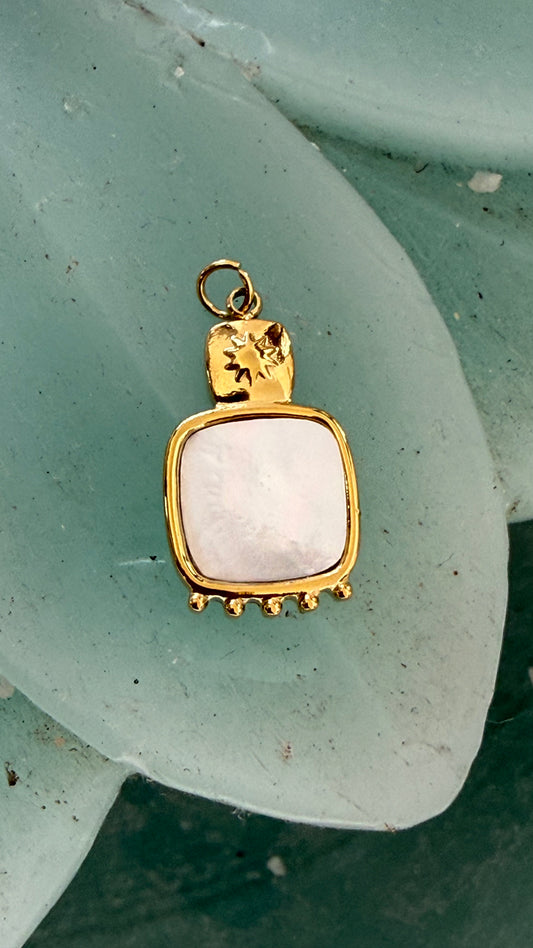 PENDANT SQUARE WITH WHITE ENAMEL 14X16 MM 1 PC