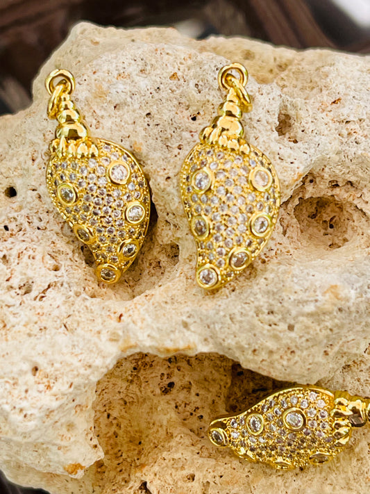 CHARM SHELL 20 MM STAINLESS STEEL GOLD PLATE WITH CUBIC ZIRCONIA 1 PC