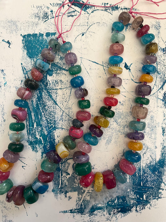 AGATE NUGGET GRADUATED MULTICOLOR STRAND 6-26MM ABOUT 32 PCS