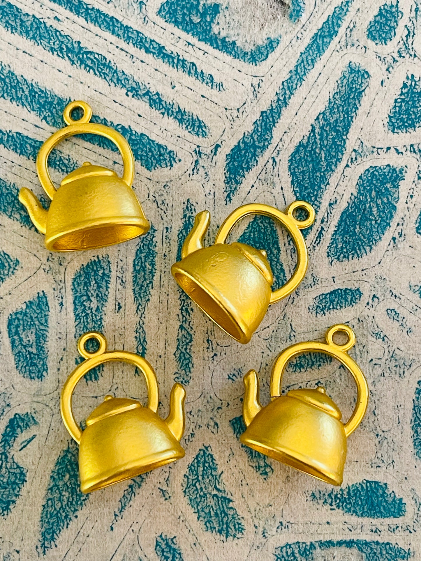 CORD END, CHARM OR BEAD CAP TEAPOT MATTE GOLDCharm , cord end or bead cap teapot matte gold plate 21x 16 mm 4 pc