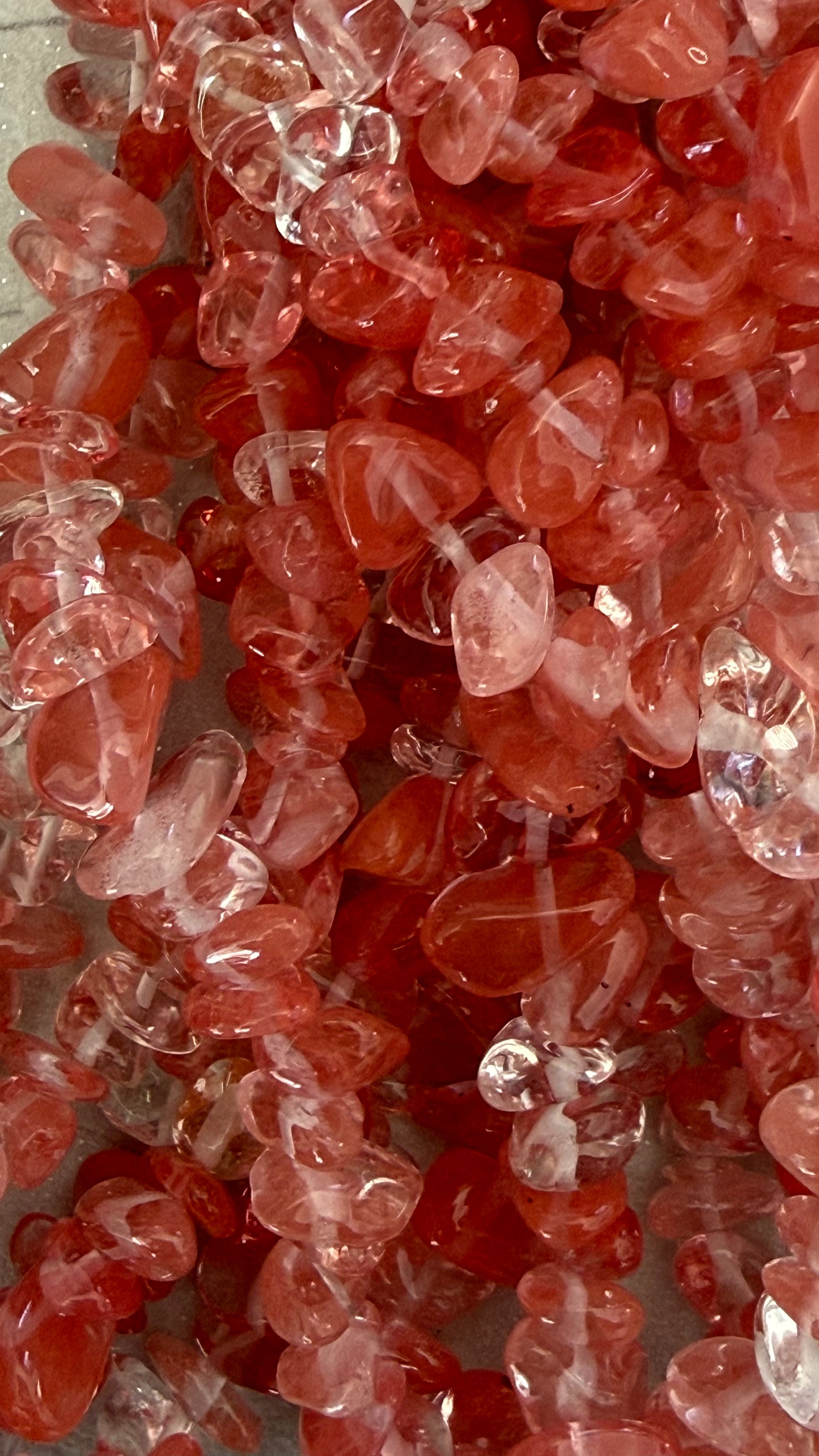 GEMSTONE CHIPS CHERRY QUARTZ 1 STRAND