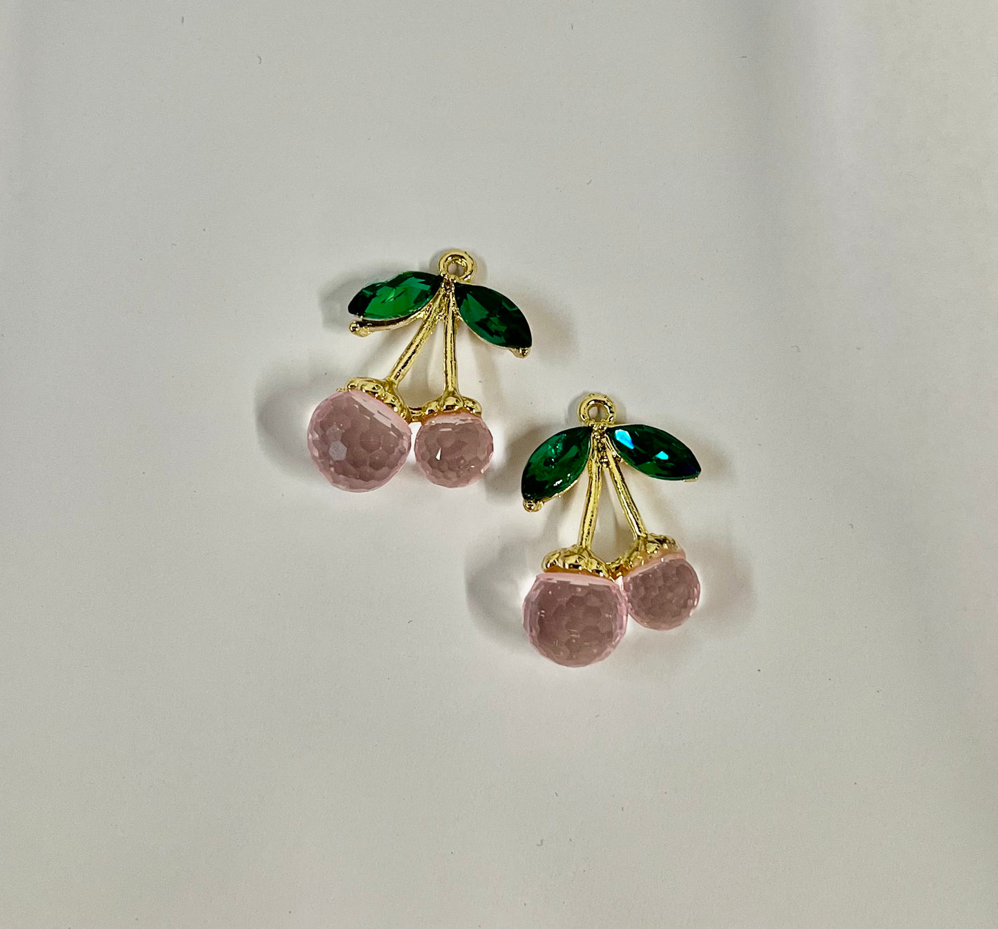 CHARM CHERRIES PINK & GREEN GLASS 27X18MM 2 PC