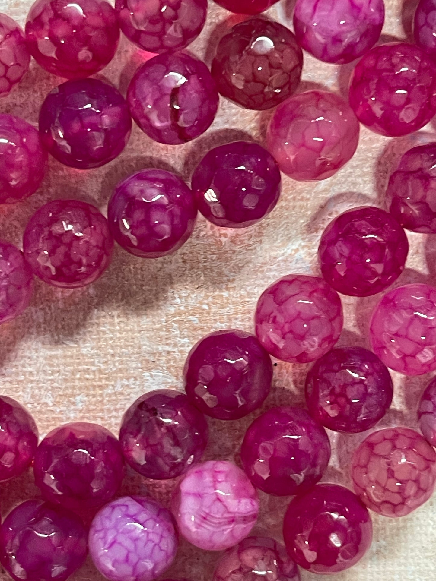 AGATA 10MM ROUND ROSE DRAGON VEIN 1 STRAND