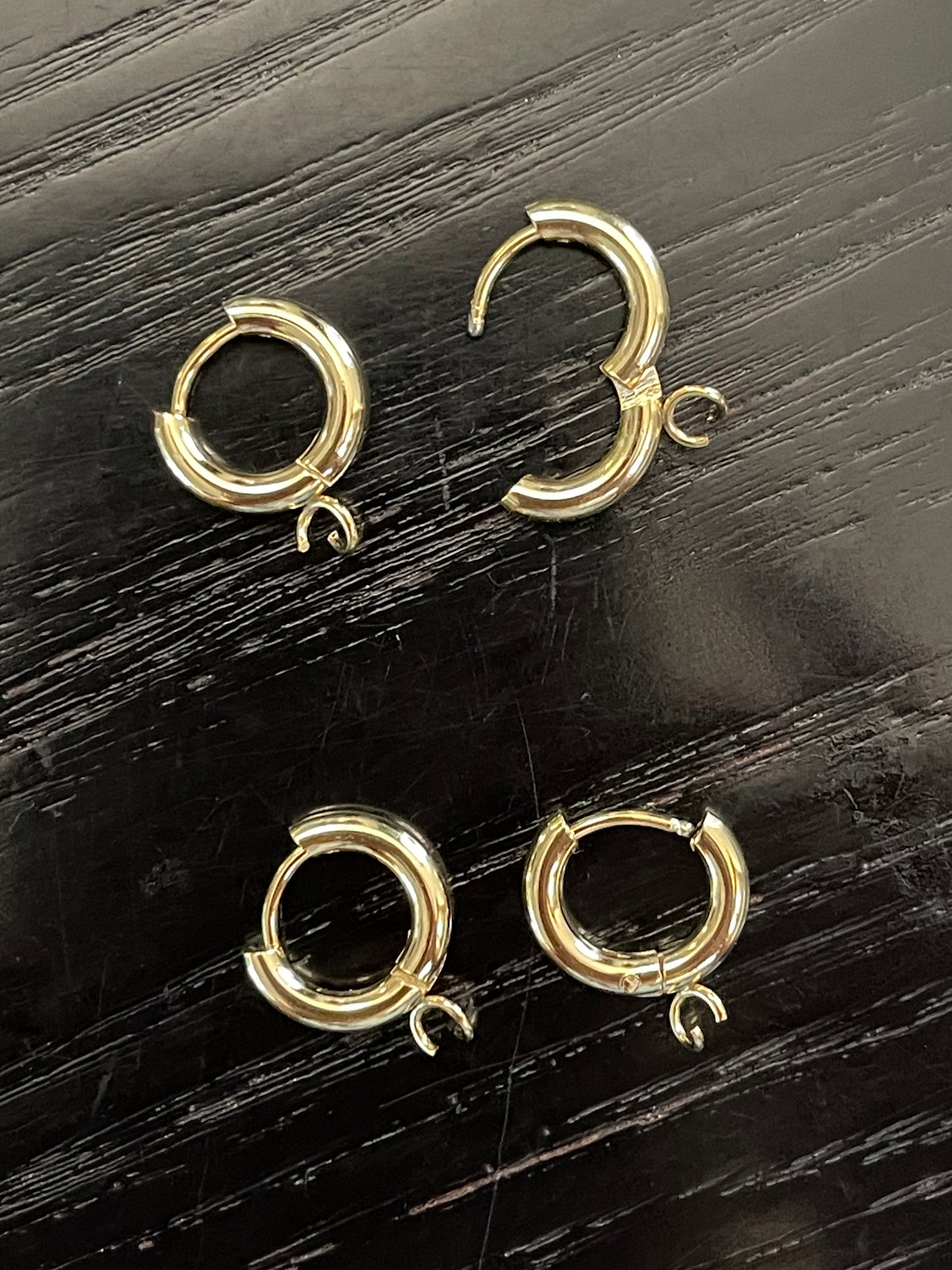HUGGIE HOOP EARRING STAINLESS STEEL GOLD PLATE 24KT 1 PAIR