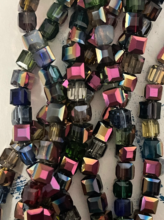 GLASS CUBE ELECTROPLATE MULTI 5.5 MM 1 STRAND ABOUT 92 PCS