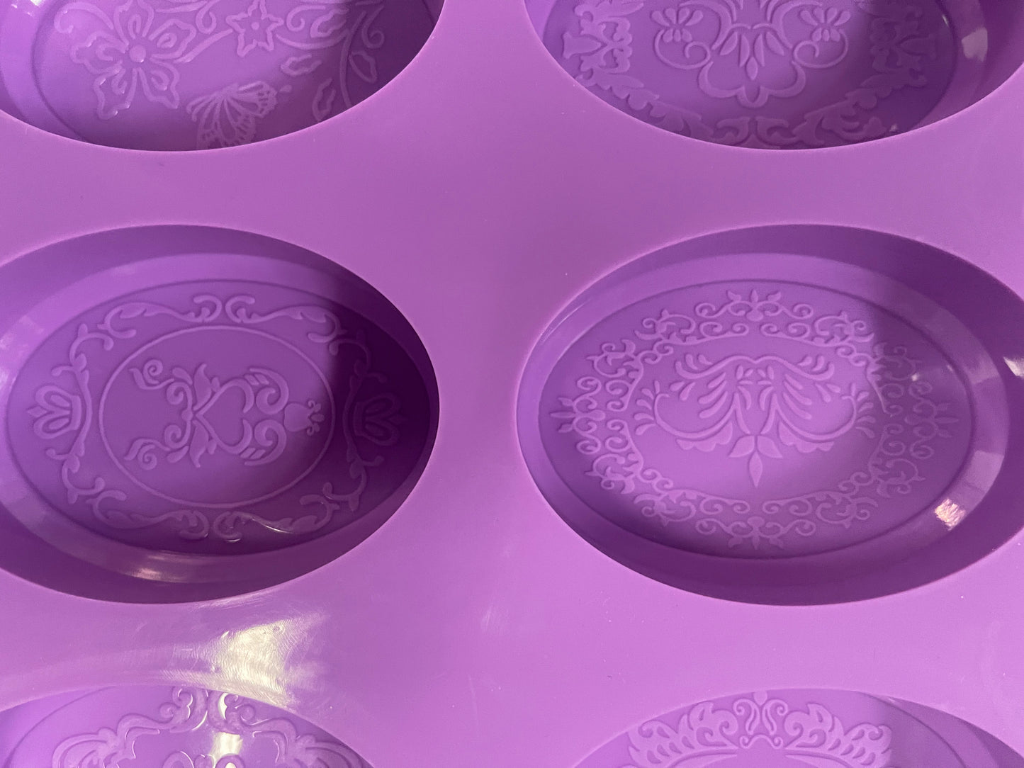 SOAP MOLD OVAL WITH TOP DESIGN 6 HOLES