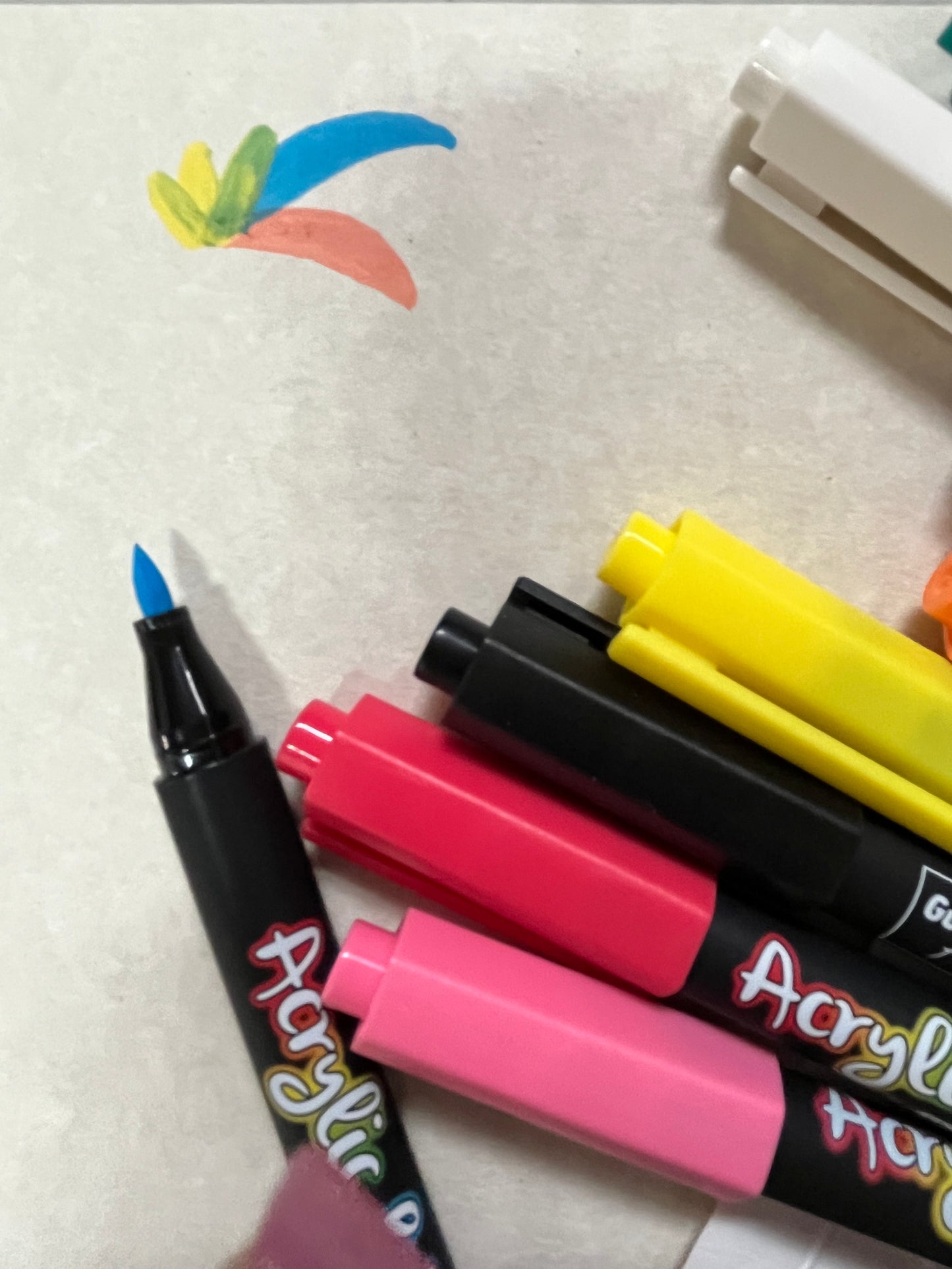 MARKERS SET ACRYLIC PAINT 12 PCS brush tip basic colors