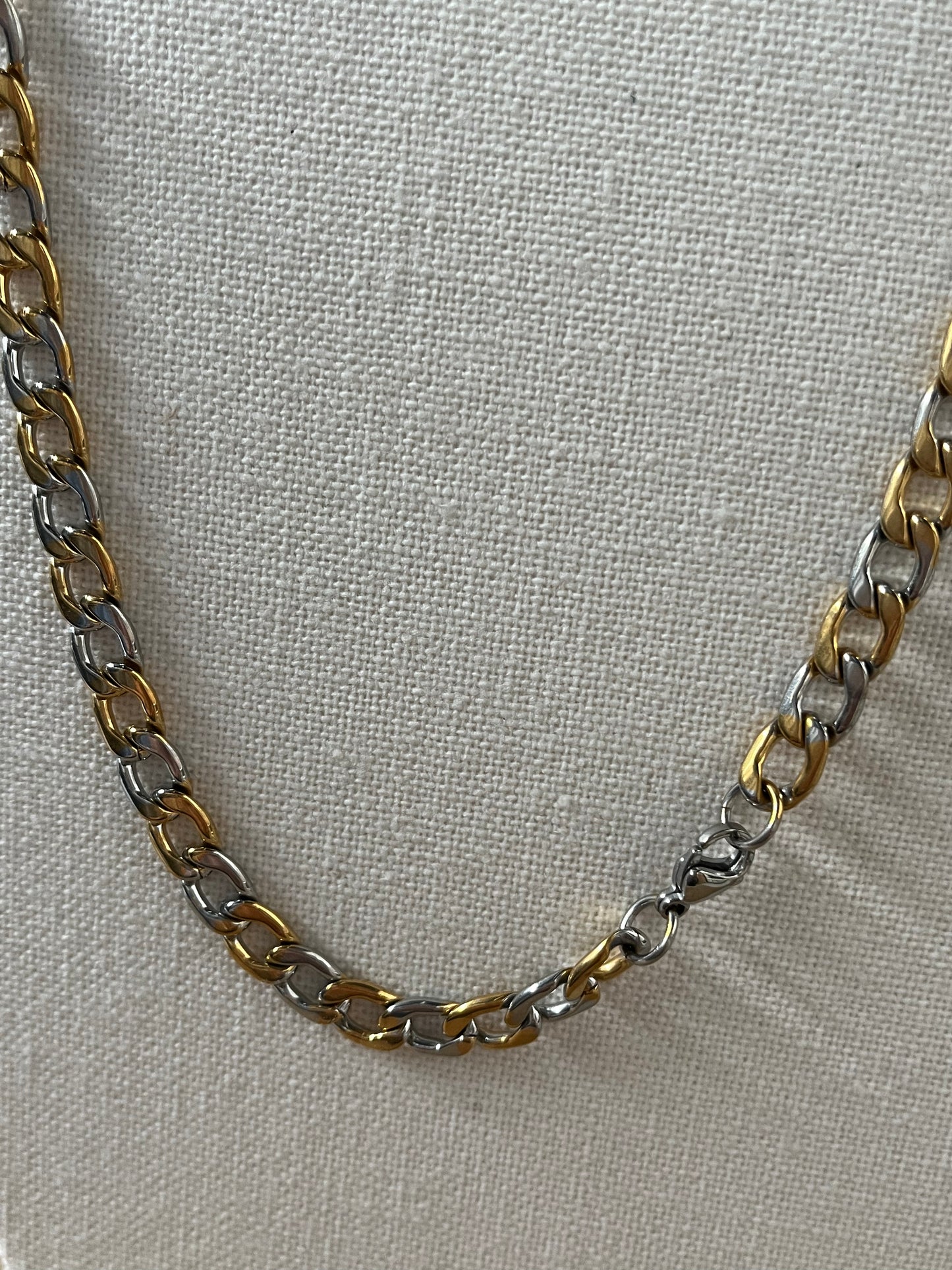 Chain stainless steel 21 inches 3 available colors