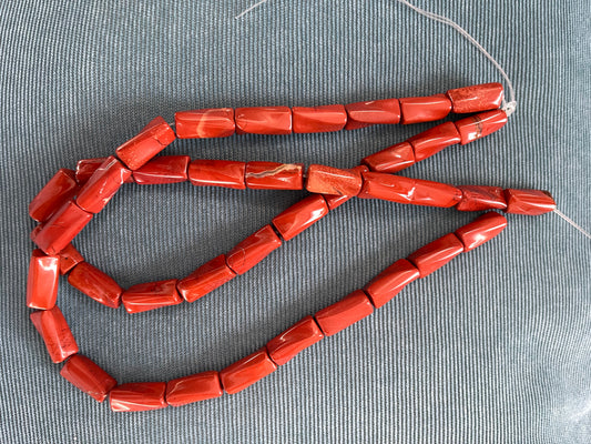 RED JASPER 21X10MM RECTANGLE 1 STRAND ABOUT 20 PCS