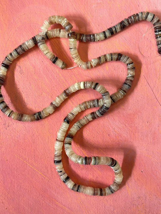 SHELL BLACK LIP HEISHI 4-5 MM 1 STRAND