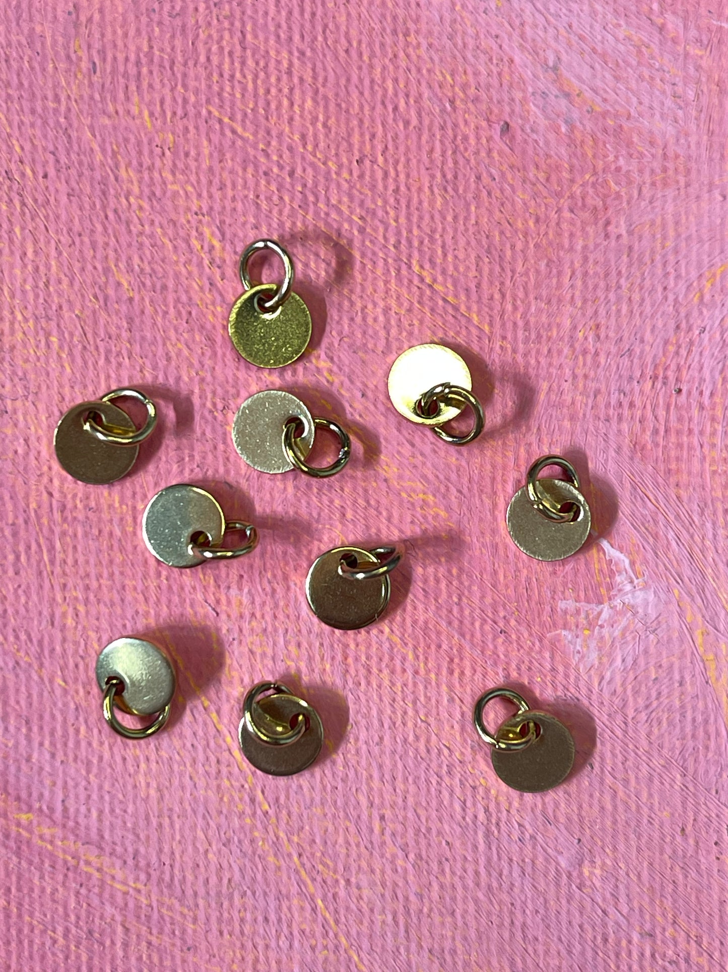 Charm flat round stainless steel 6x0.7mm gold 20 pc