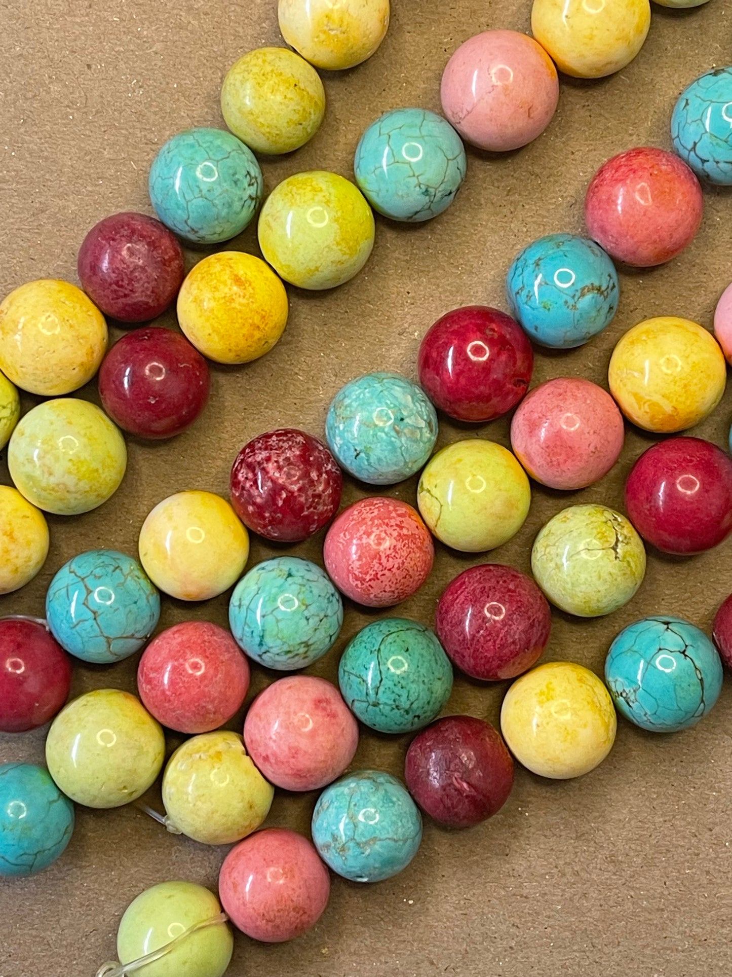 HOWLITE 13-15MM ROUND MULTICOLOR ABOUT 28 PCX PER 1 STRAND