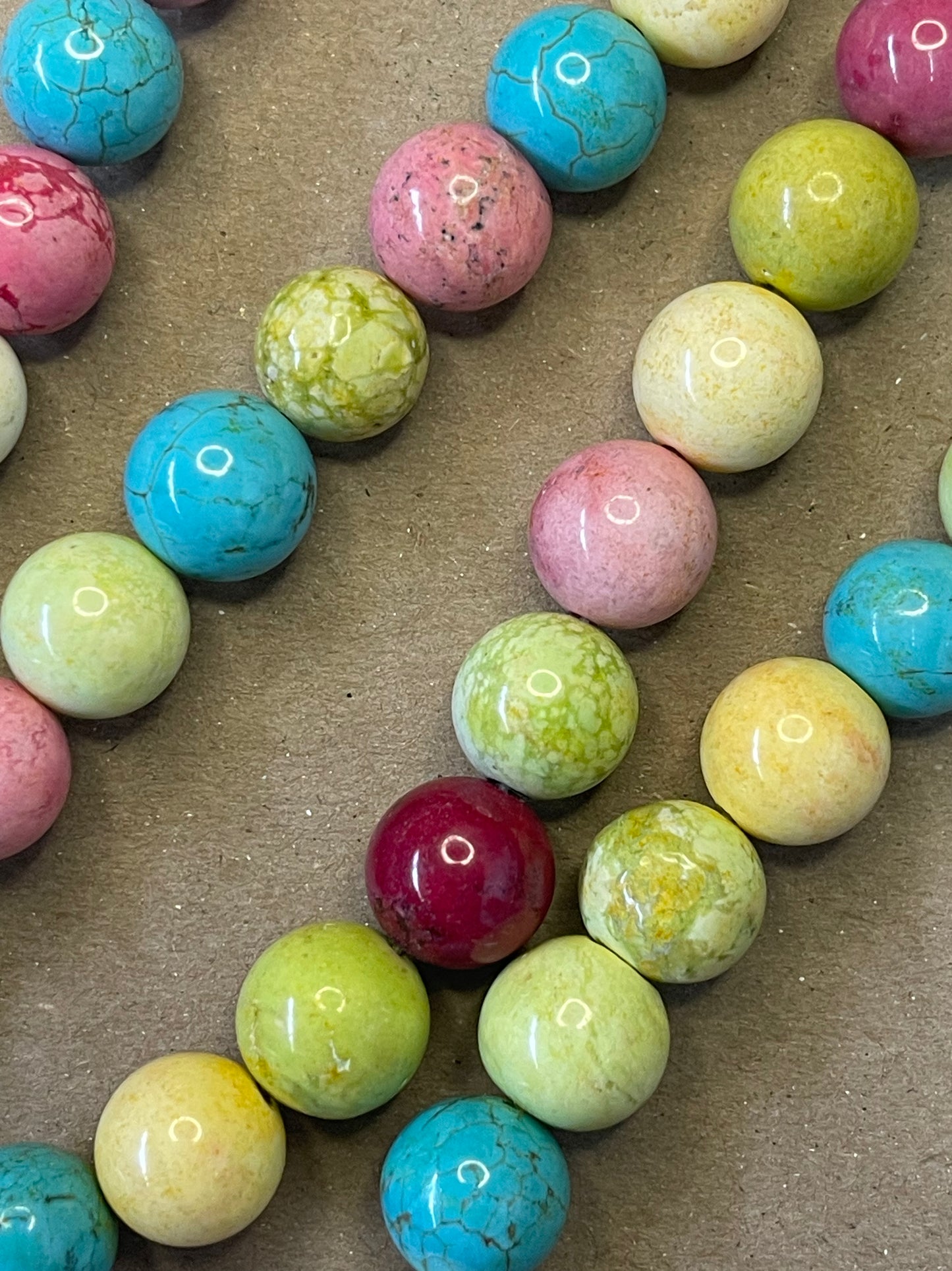 HOWLITE 12-13MM ROUND MULTI COLOR ABOUT 33 PCS 1 STRAND