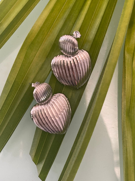 STUD EARRING HEART DANGLE PLATINUM 1 PAIR