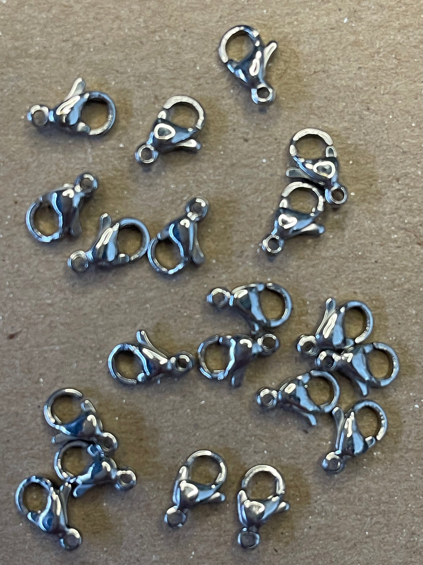 LOBSTER 9X6MM STAINLESS STEEL  3 COLORS 10 PCS