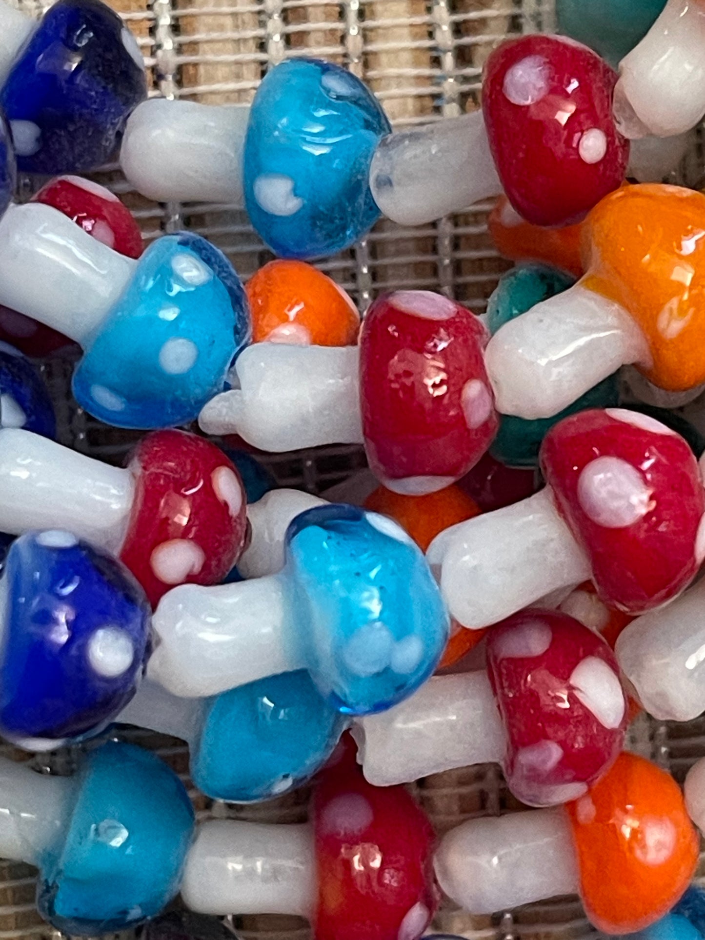 LAMPWORK GLASS MUSHROOM 12X10 MM 1 STRAND