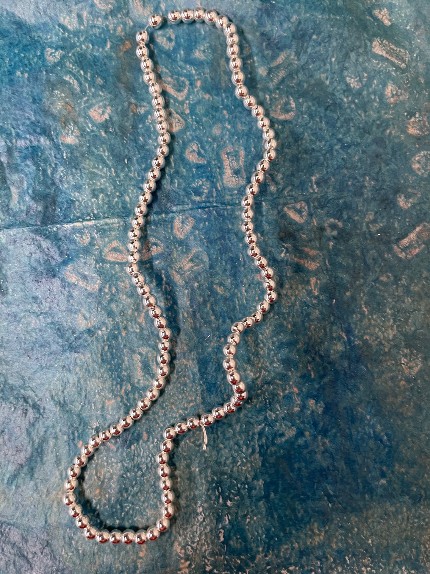 HEMATITE 4MM ROUND SILVER PLATE ABOUT 95 PC PER 1 STRAND