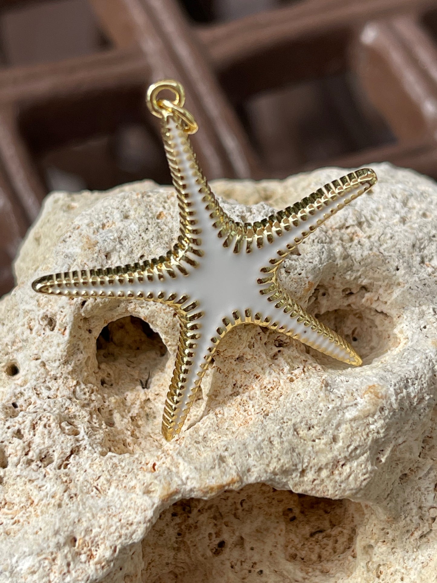 PENDANT STARFISH ENAMEL PINK OR WHITE 48MM 1 PC